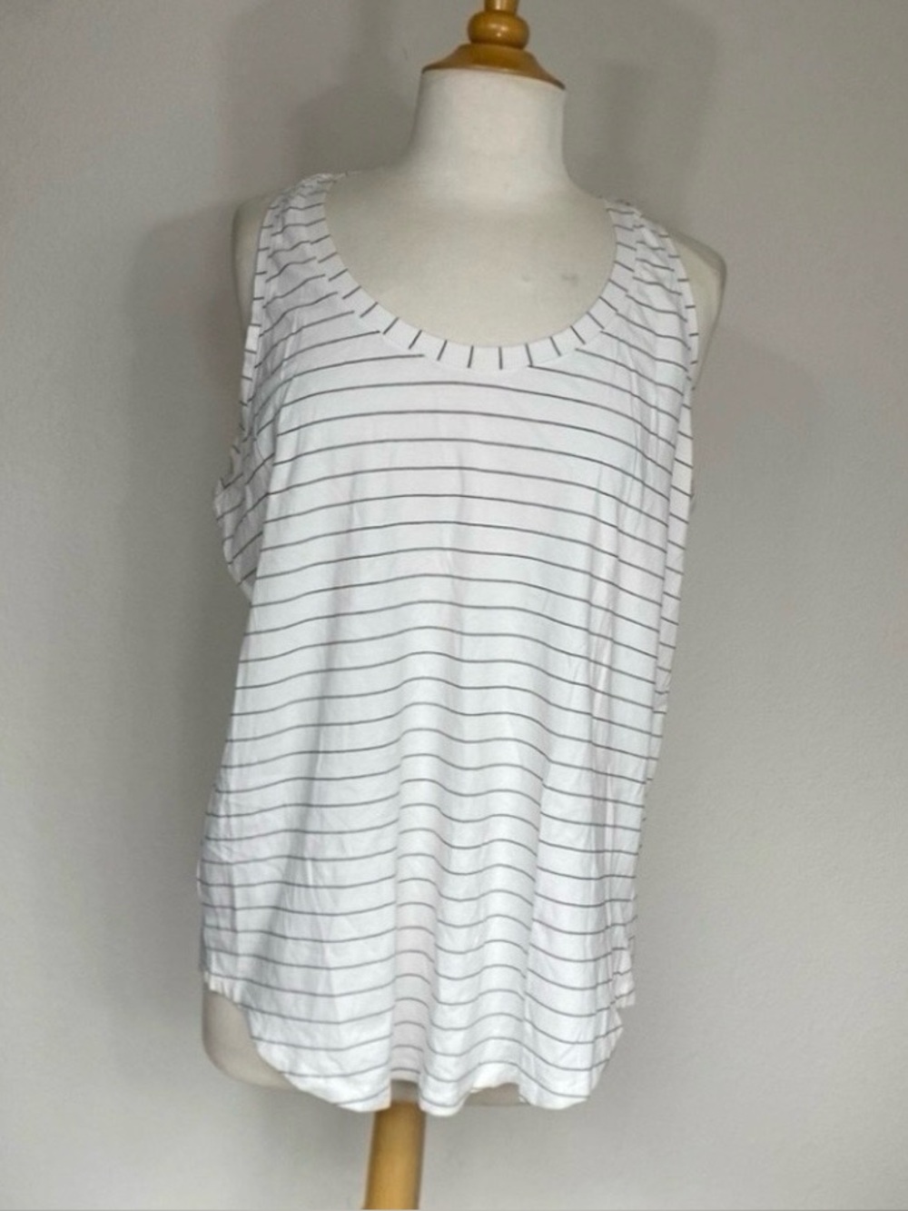 Lululemon Women's White Black Racerback Tank Top Size 14 Workout Athleisure Yoga